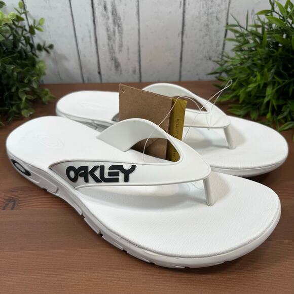 Oakley Men's B1B Flip Flop White Sandals Size 12 - Picture 2 of 8